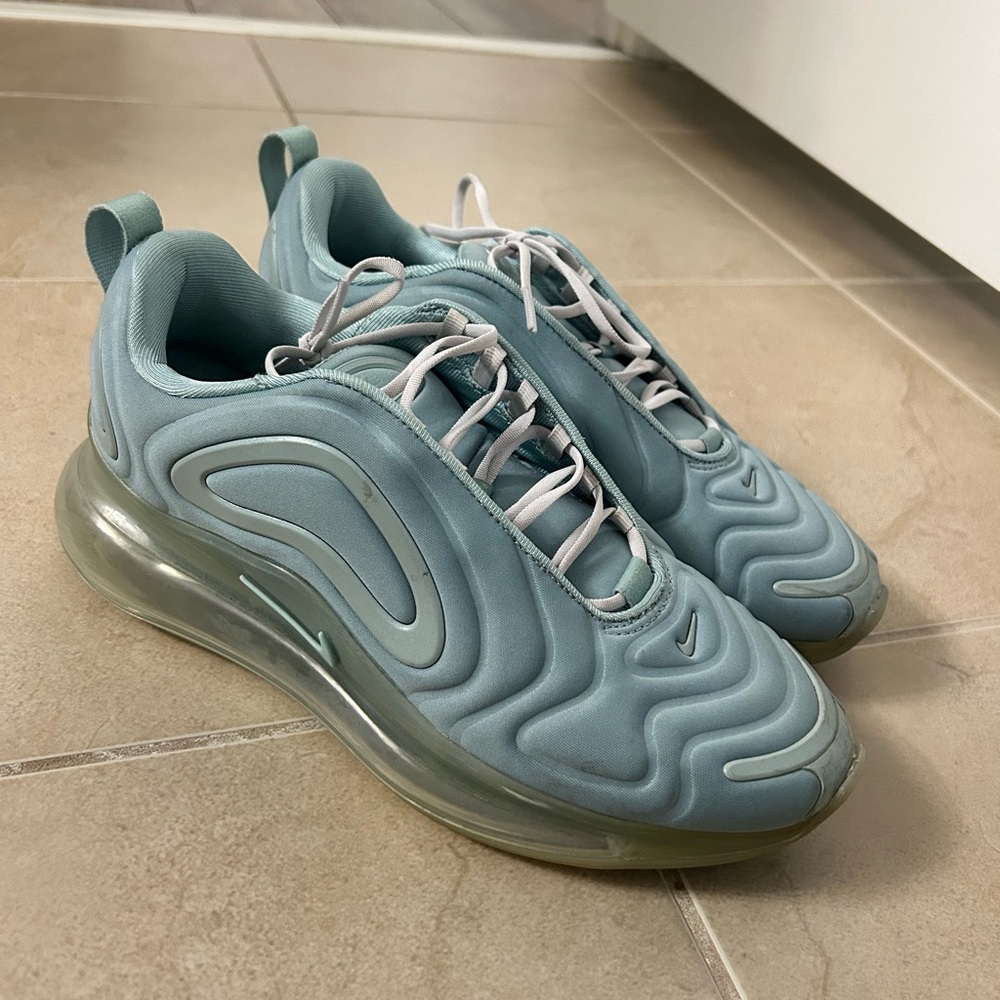 Blue Nike air max tennis shoes